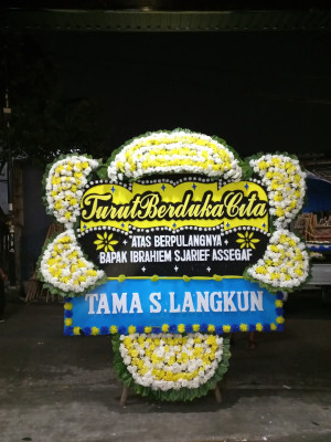 Papan Bunga Duka di Maitara