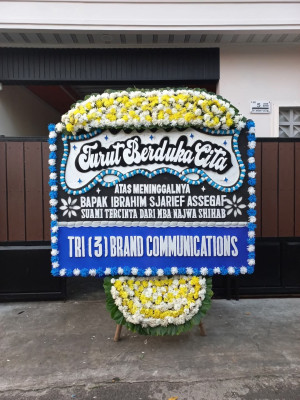 Papan Bunga Duka di Maitara